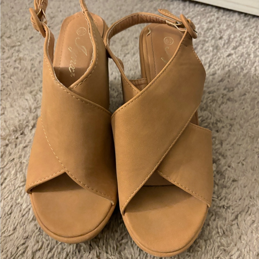 Sandal Wedges - Camel/Beige Size 6.5